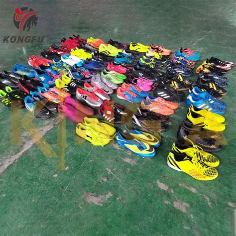 Wholesale Second Hand Shoes Sepatu Bola Bekas Mixed Bales Used Soccer Shoes American Football