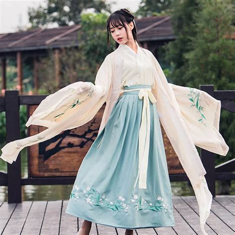 2018 Autumn Chinese Folk Dance Fairy Costume Brocade Womens Classical