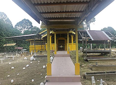 909, persiaran tok janggut, taman perindustrian mat kilau 303, laman ilmu tok ku pulau manis 404,, dungun, 50000, malaysia. Sang Ekstasi: Ziarah ke Makam Syeikh Tok Pulau Manis ...