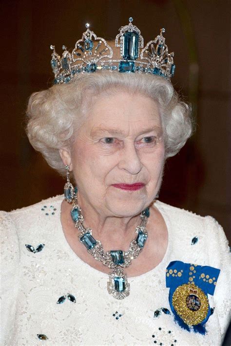 Queen Elizabeth IIs Life In Jewellery Royal Crown Jewels Queen