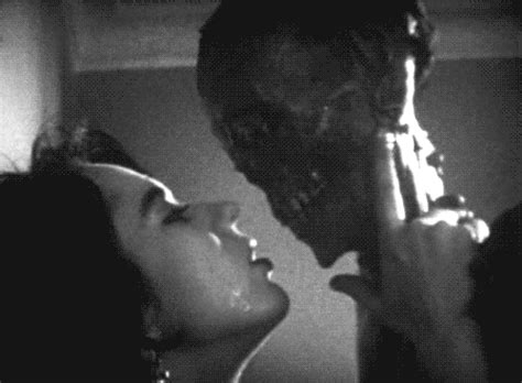 Horror Kissing GIF Find Share On GIPHY