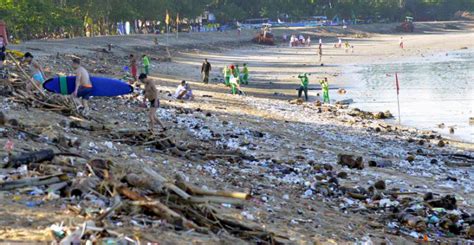 Bali Declares Garbage Emergency As Trash Piles Up On Beaches