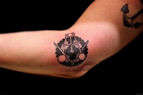 Compass Tattoo On Elbow Tattoo Designs Tattoo Pictures