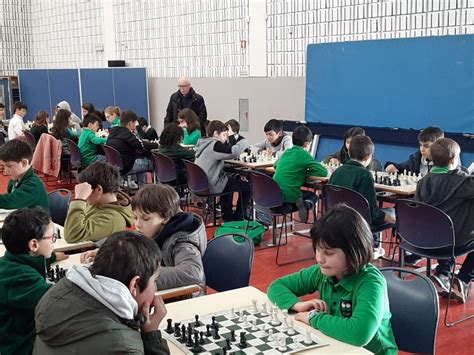 O desporto escolar tem como objetivos: Desporto Escolar - Xadrez - Externato São Miguel