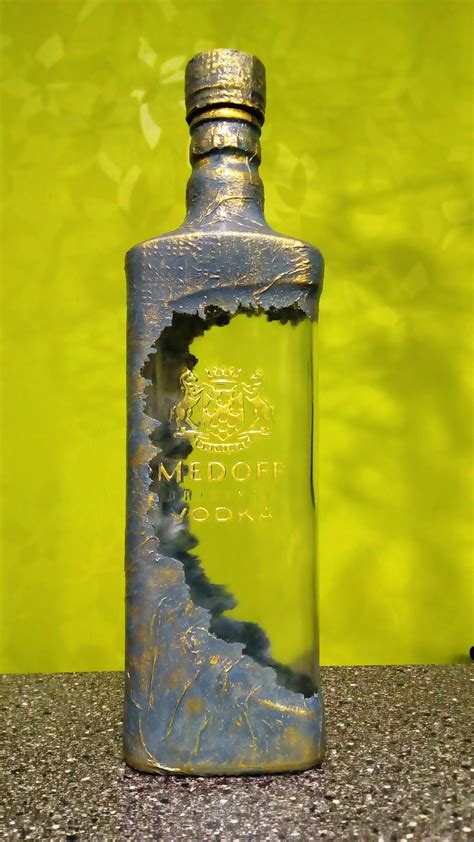 Recycled Glass Bottles Painted Wine Bottles Art And Craft Wine Bottle Diy Crafts Wine Bottle