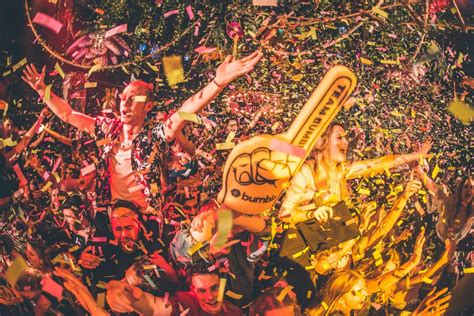 You can grab your smartphone, and your account will link to your google play or itunes account. Bumble is throwing the ULTIMATE Christmas party for you ...