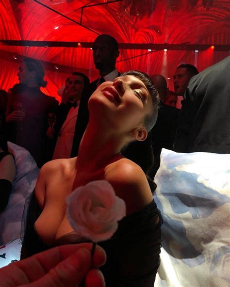 Bella Hadid Topless And Nude Pic With Gigi Hadid Scandal