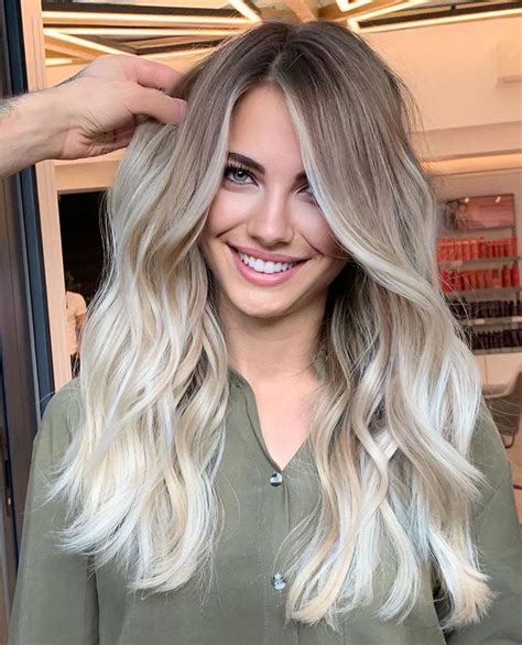 10 Weibliche Lange Frisur Mit Farbtrend Gendercalculationcom Blonde Hair Inspiration Long