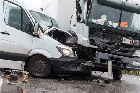 3 Major Causes Of Truck Accidents Gainsberg Injury And Accident Lawyers