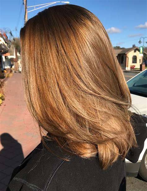 These soft golden tones reflect just enough light to make it look like the sun did all the work. 20 Gorgeous Light Brown Hair Color Ideas
