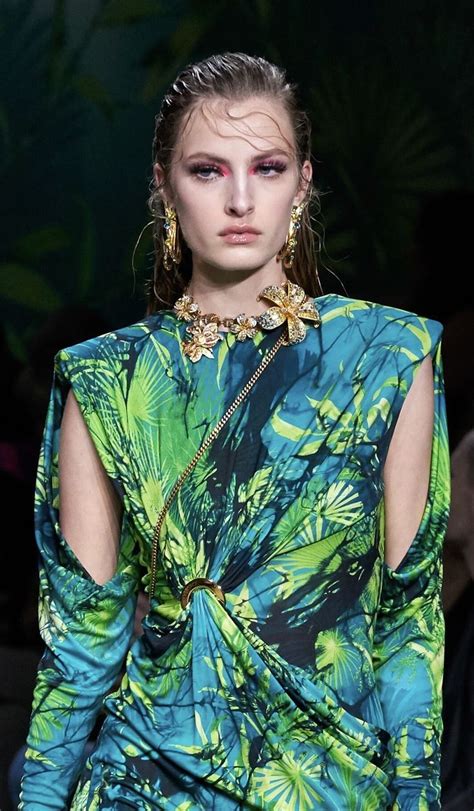 Versace Spring 2020 Ready To Wear Look 18 Extreme Close Up Featuring