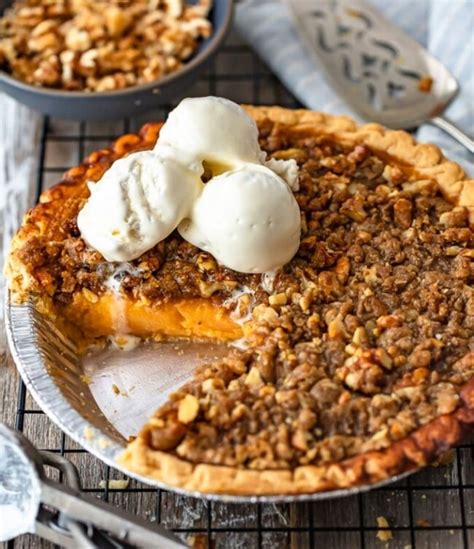 35 Best Thanksgiving Pie Recipes For 2021 Absolutely Delicious