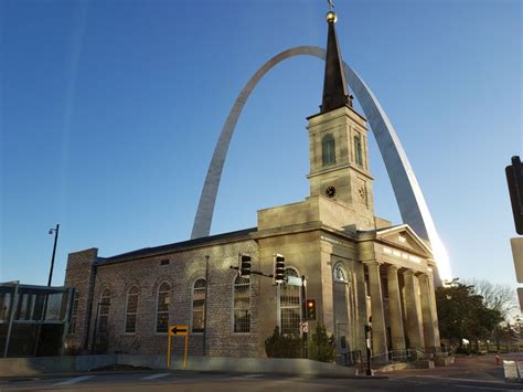 St Louis 75 Minute City Trolley Tour Getyourguide