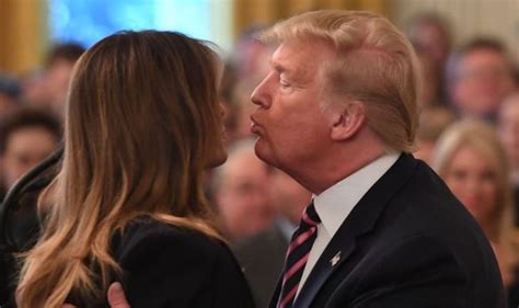 Melania Trump Snub Flotus Awkwardly Brushes Off Presidents Kiss By Turning Her Cheek World