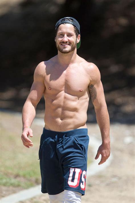 Val Chmerkovskiy Shows Off His Ridiculously Ripped Dancer Body During