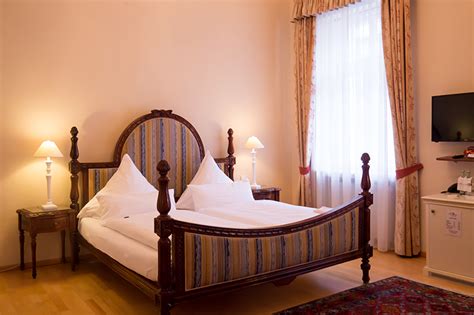 You can also see the 24 photos hotel weisses haus. Hotel Weisses Haus Bad Kissingen - Doppelzimmer