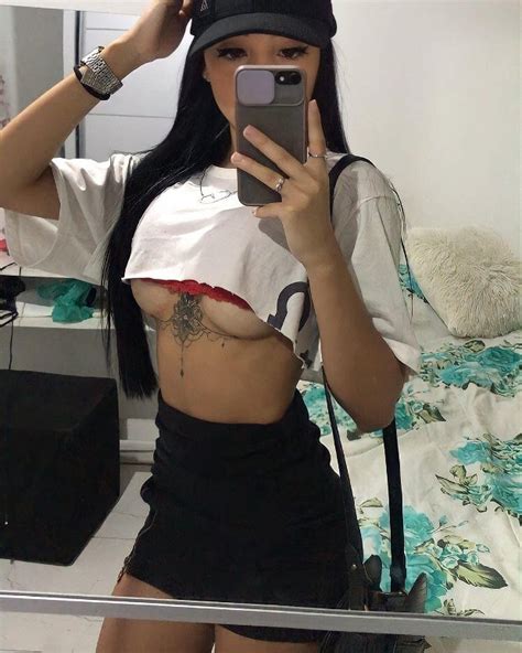 brazilian slut likes to show off her fit body to lautaromontero
