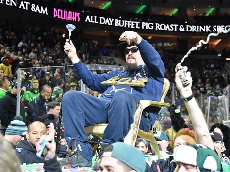 18 Crazy Crowd Shots From The Philadelphia Wing Bowl