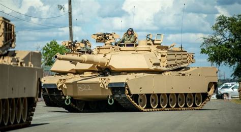Армія США випробовує новий танк Abrams у версії M1a2 Sep V4 фото Auto24