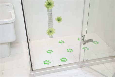 Baby bathtubs are a wonderful tool to give your little one a bath conveniently and safely. Lumenon Non Slip Bathtub Stickers for Child Safety Baby ...
