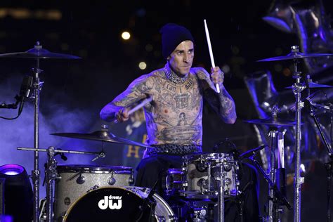 Tommy Hilfiger Closes Bold Show With Travis Barker On Drums Ap News