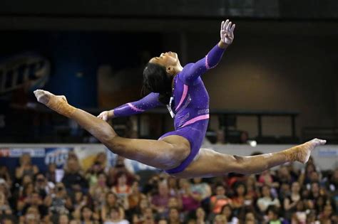 Gabby Douglas Aly Raisman Take Another Leap At Olympic Glory Wsj