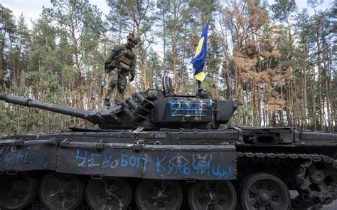 Refuting Annexation Ukrainian Forces Push On From Lyman Toward Luhansk