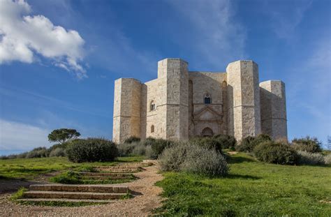 Castel Del Monte And Winery Apulia Tour Bari Tour Go Italy Tours