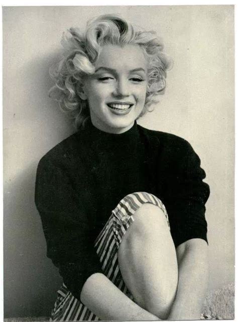 Casual Marilyn Marilyn Monroe Photos Actresses Marilyn