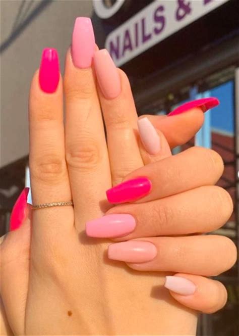 60 Classy Pink Nails With Glitter Accent And Rhinestones Bellacocosum