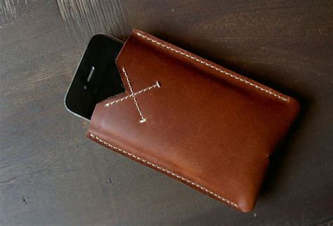 Handcrafted Leather Case With Details And Finishings That Stand Out For Their Elegance And