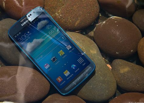 Samsung Galaxy S4 Active Review Sporty Splashy Fun But Not Truly