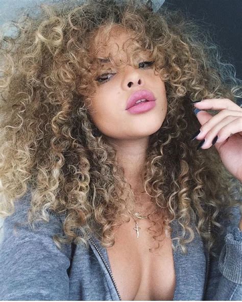 The athletic blonde girl you went to school with starterpack. Instagram : caandyvonnee | Curly hair styles, Ombre curly ...