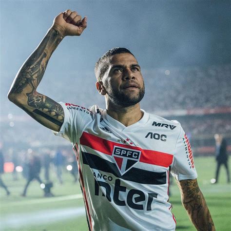 The full name of the club is são paulo futebol clube. Daniel Alves estreia com gol e dá vitória ao São Paulo ...