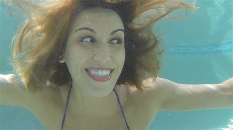 Ginarys Kinky Adventures Megan Jones Holds Her Breath Underwater Wmv
