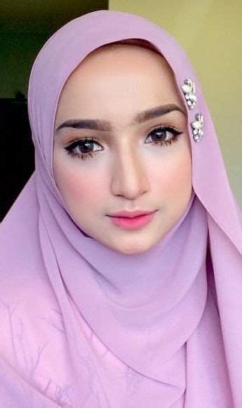 Pin Oleh Binsalam Di Hijab Cantik Di 2020 Gaya Hijab Wajah Wanita