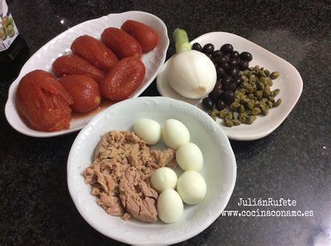 Receta tradicional para no dejar de mojar pan. Ensalada murciana | Cocina