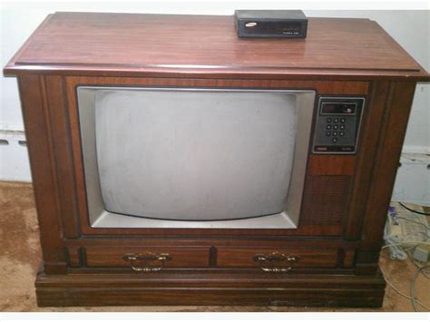 Free Vintage Rca Xl 100 25 Tv In Wood Cabinet Central Ottawa