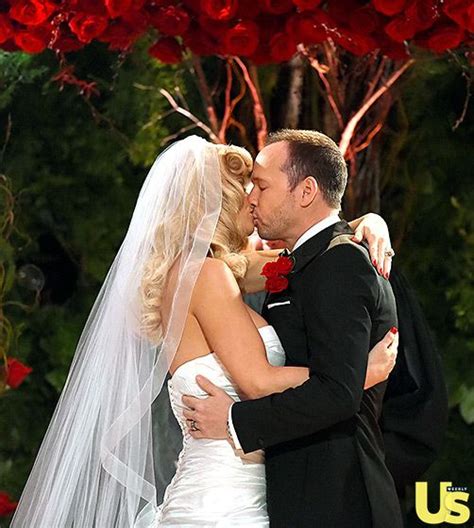Its Official The First Kiss Jenny Mccarthy And Donnie Wahlbergs Wedding Album August 2014