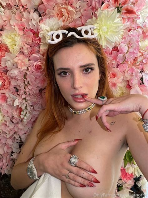 Bella Thorne Posted Some New Topless Photos 2 Pics The Fappening