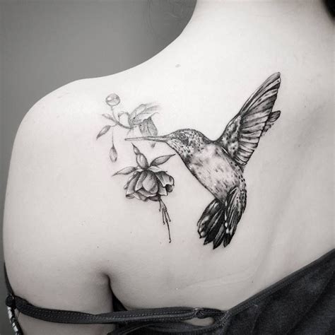 46+ Hummingbird Flower Tattoo Black And White, New Ideas!