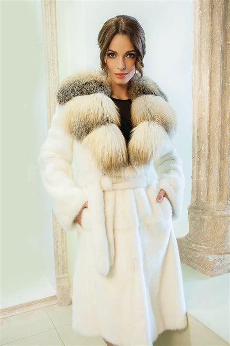 Купить Норковую шубу с примеркой в Москве длина 104 см цвет белый daria collared coat