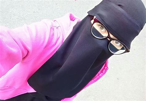 pin by nasreenraj on elegant hijabi girl niqab veiled woman