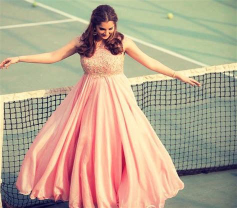 Watch Pregnant Sania Mirza Hits The Tennis Court Rediff Sports
