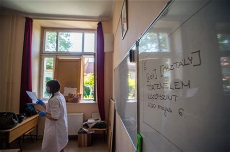Emelt szintű és középszintű írásbeli és szóbeli időpontok, jelentkezés, érettségi tantárgyak és tételek 2021, követelmények, új érettségi feladatok és megoldások. Érettségi-felvételi: Idén is kötelező lesz ötven óra ...