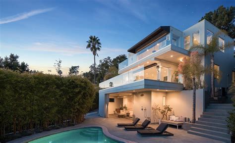 Inside Harry Styles Modern Los Angeles Villa Above Sunset Strip