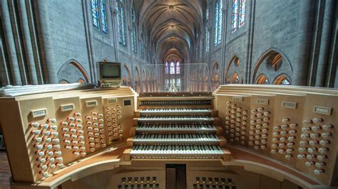 Restorers Dismantle 8000 Pipes Of Notre Dame Organ World The Times