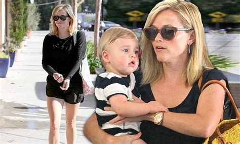 Reese Witherspoon S Workout Continues As She Totes Growing Baby Boy Tennessee After Gym Session