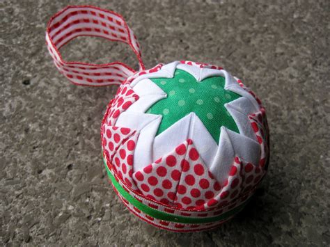 Quick And Easy No Sew Christmas Quilted Ornament Tutorial Flickr
