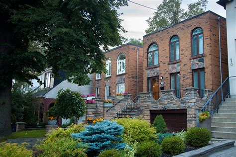 Discovering Davisville Village Toronto Neighbourhoods Village The